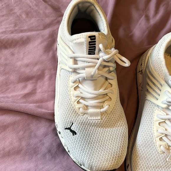 Puma Sneaks - Picture 2 of 5